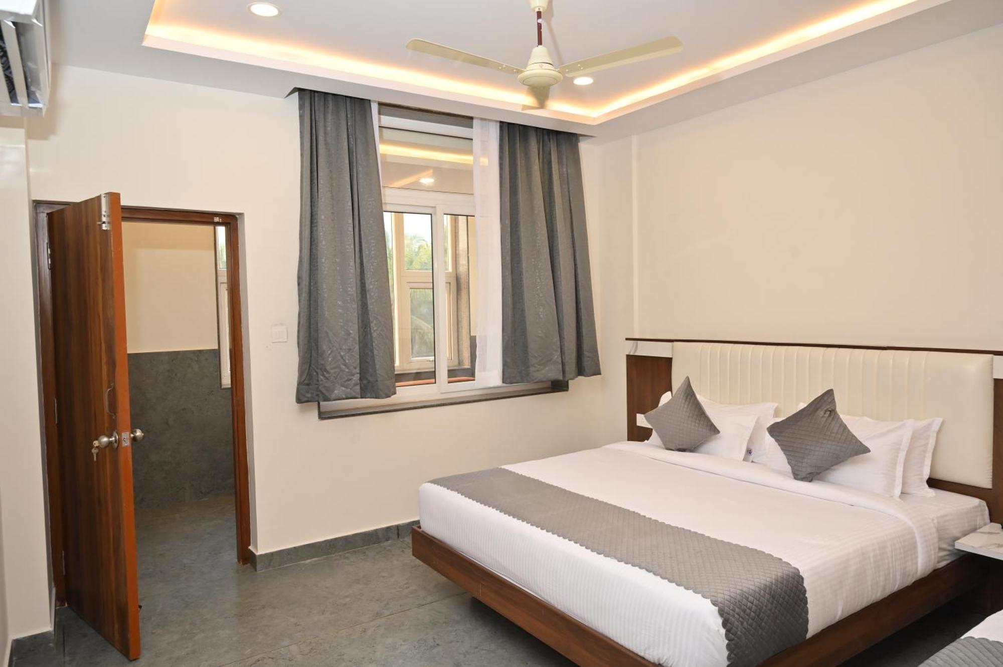 Hotel Shri Devi Comforts Inn Bhatkal Exterior photo